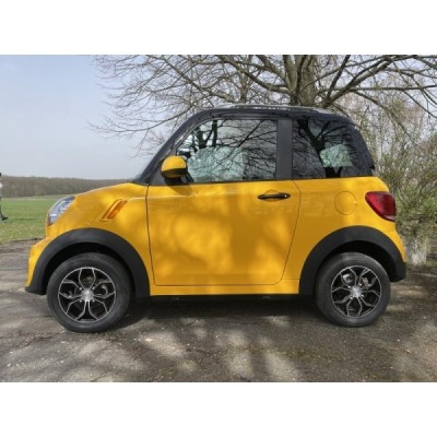 Leramotors E-Car M2 lutá