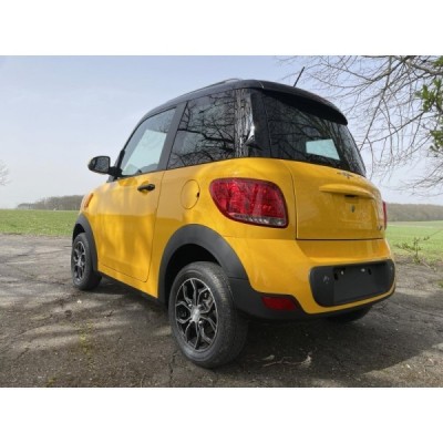 Leramotors E-Car M2 lutá