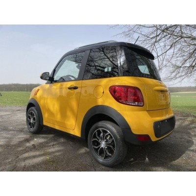 Leramotors E-Car M2 lutá