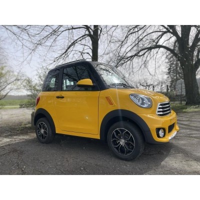 Leramotors E-Car M2 lutá