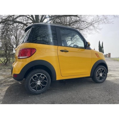 Leramotors E-Car M2 lutá