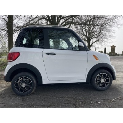 Leramotors E-Car M2 Bílá